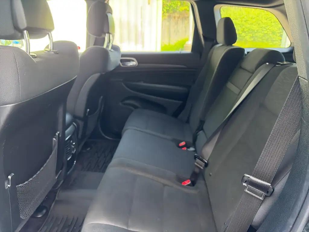 
2017 Jeep Grand Cherokee LAREDO, SUNROOF, NAV, 18″RIMS, REMOTE START full									