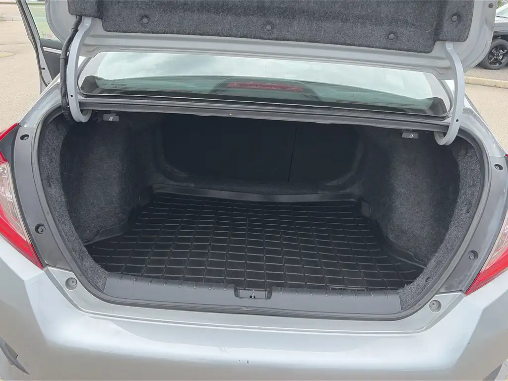 
2018 Honda Civic Sedan full									