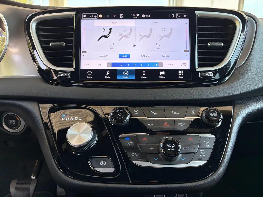 
2025 Chrysler Grand Caravan SXT full									