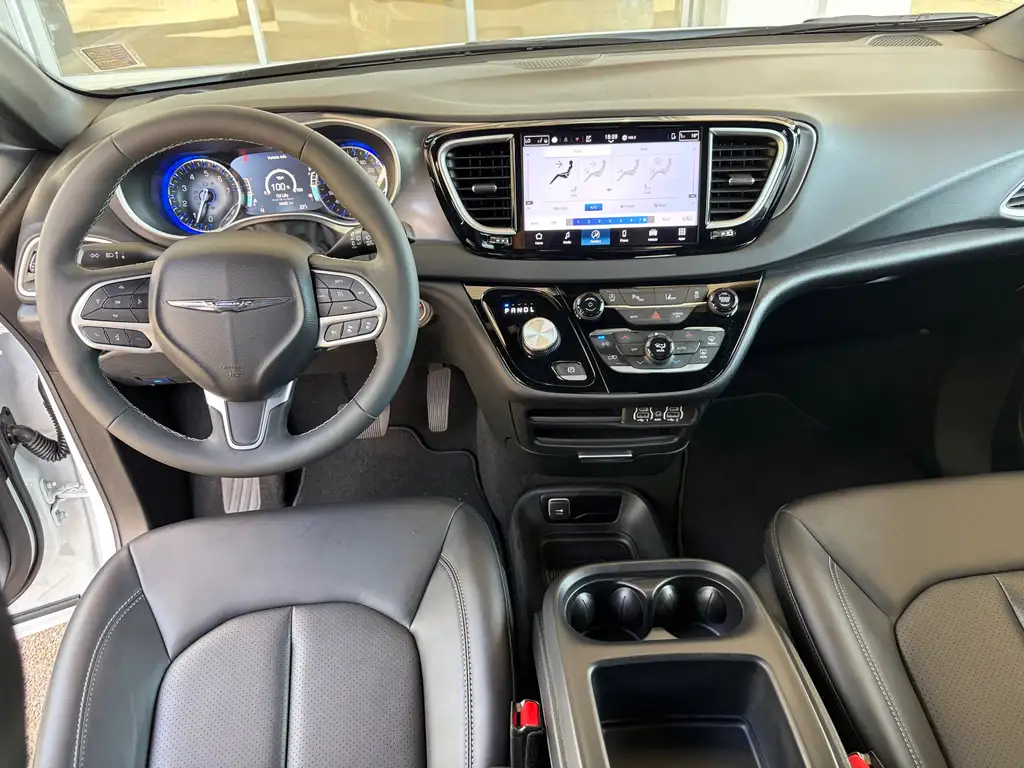 
2025 Chrysler Grand Caravan SXT full									