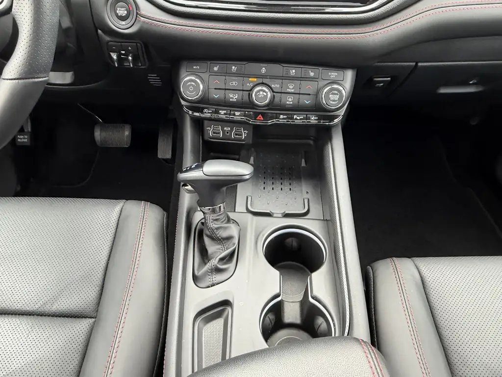 
2025 Dodge Durango GT PLUS AWD, V6, BLACKTOP PKG full									