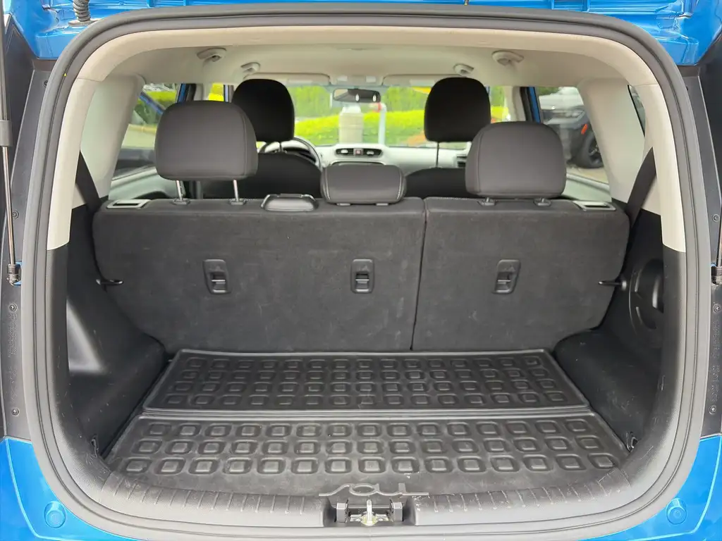 
2019 Kia Soul EX full									