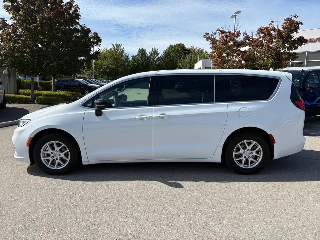 
2025 Chrysler Pacifica LEATHER POWER SLIDING DOORS POWER TAILGATE full									