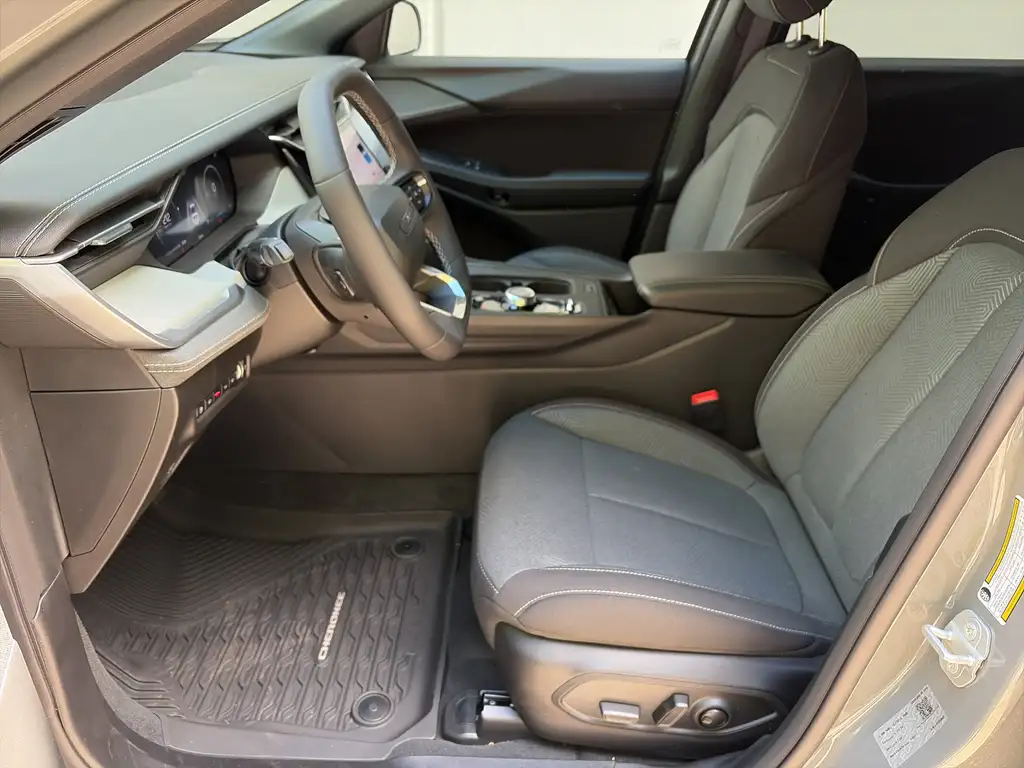 
2026 Jeep Cherokee Laredo full									