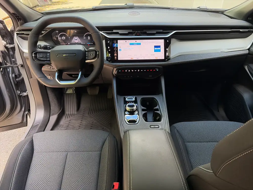 
2026 Jeep Cherokee Laredo full									
