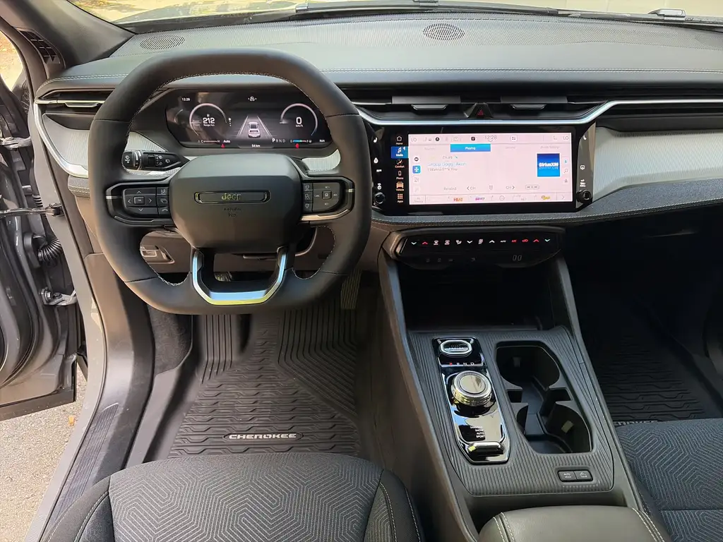 
2026 Jeep Cherokee Laredo full									