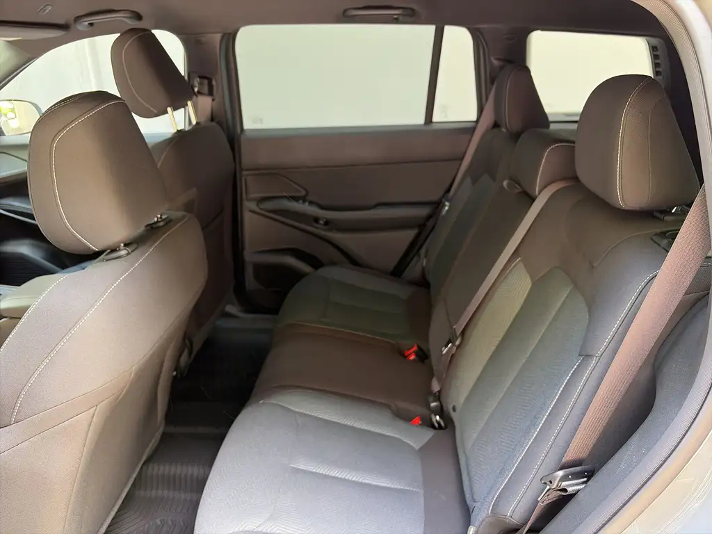
2026 Jeep Cherokee Laredo full									