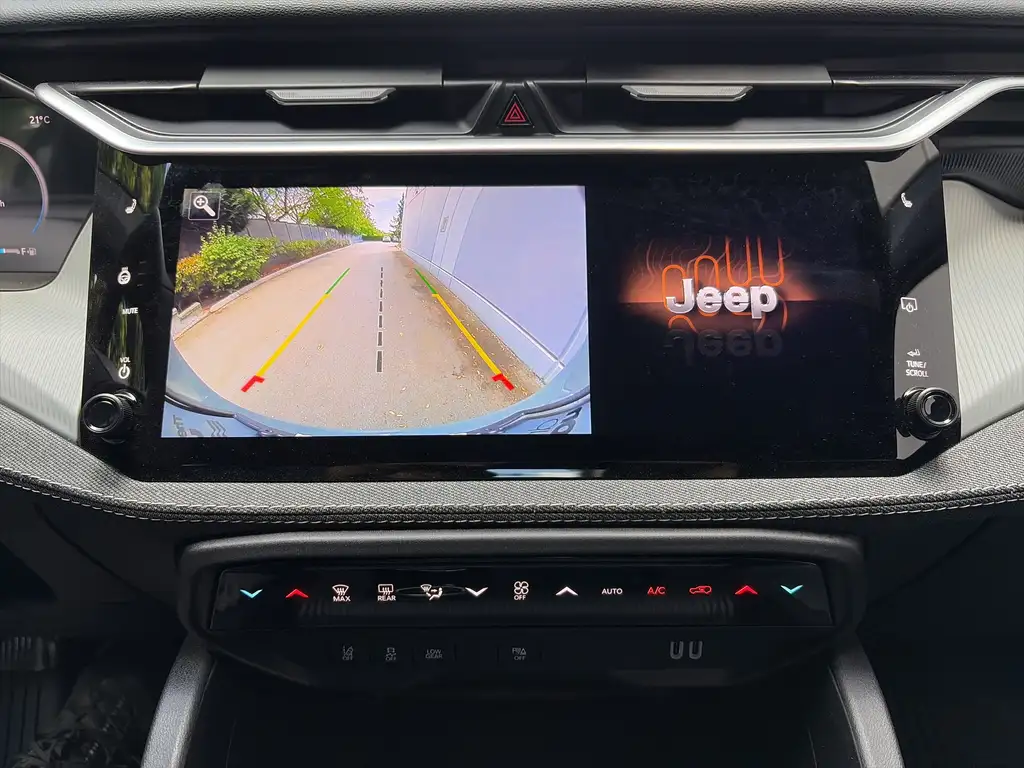 
2026 Jeep Cherokee Laredo full									