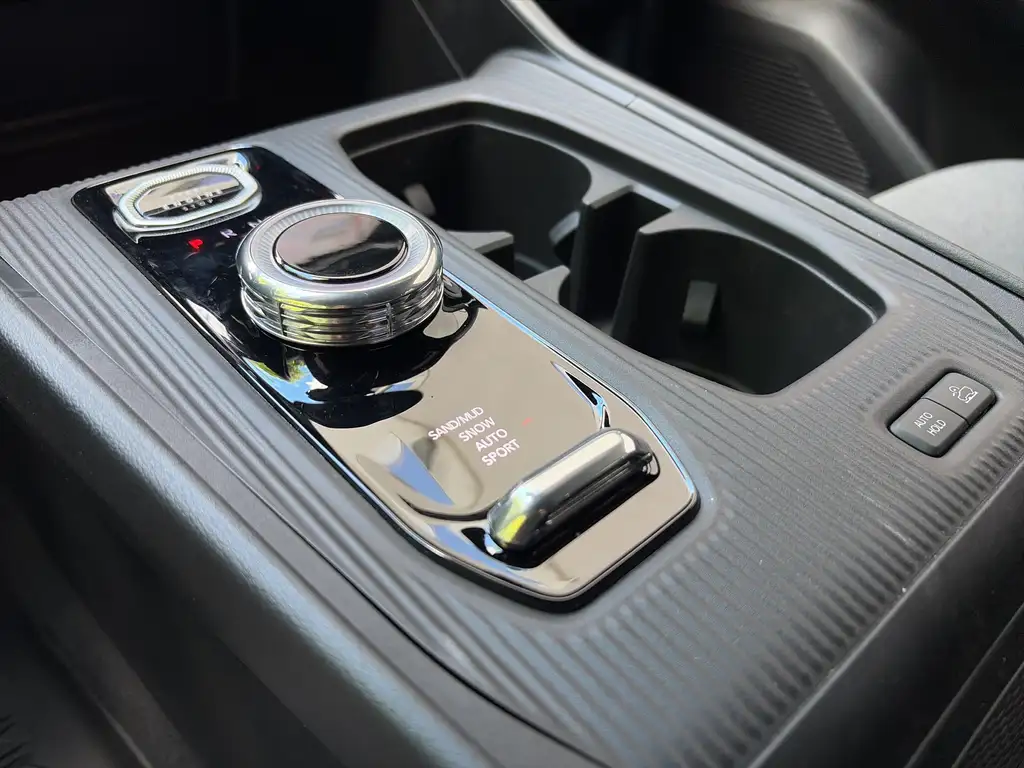 
2026 Jeep Cherokee Laredo full									