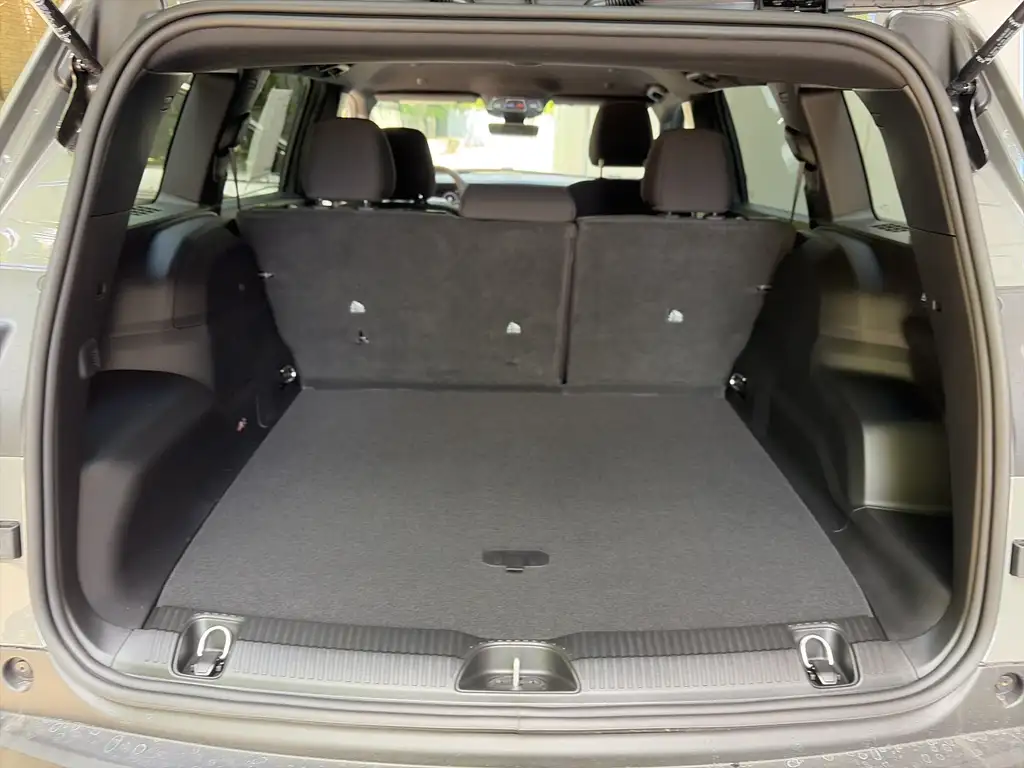 
2026 Jeep Cherokee Laredo full									