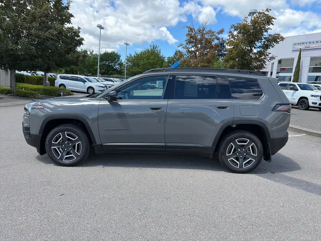 
2026 Jeep Cherokee Laredo full									