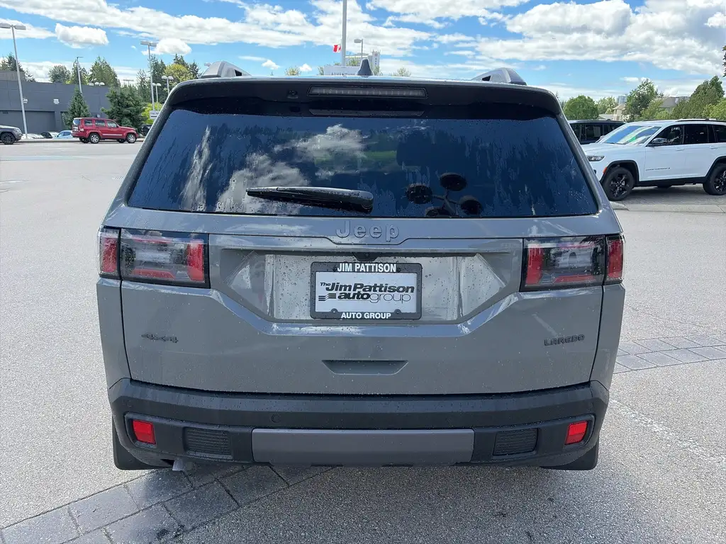 
2026 Jeep Cherokee Laredo full									