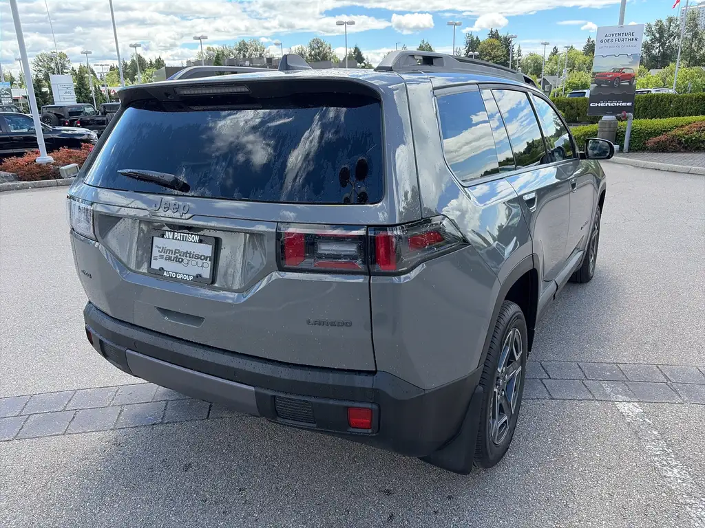 
2026 Jeep Cherokee Laredo full									