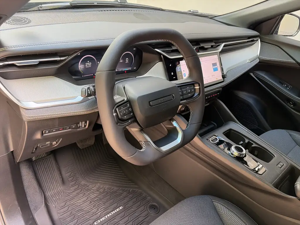 
2026 Jeep Cherokee Laredo full									